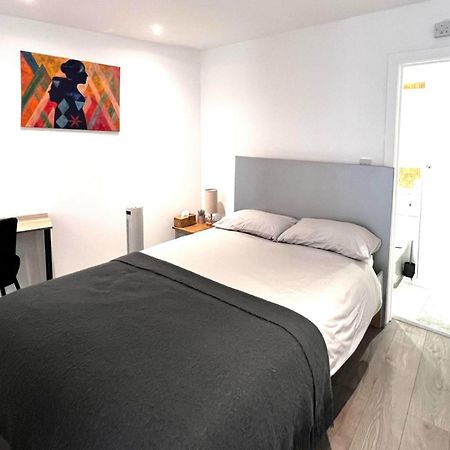 Modern Studio Apartment With Free Wifi London Eksteriør billede