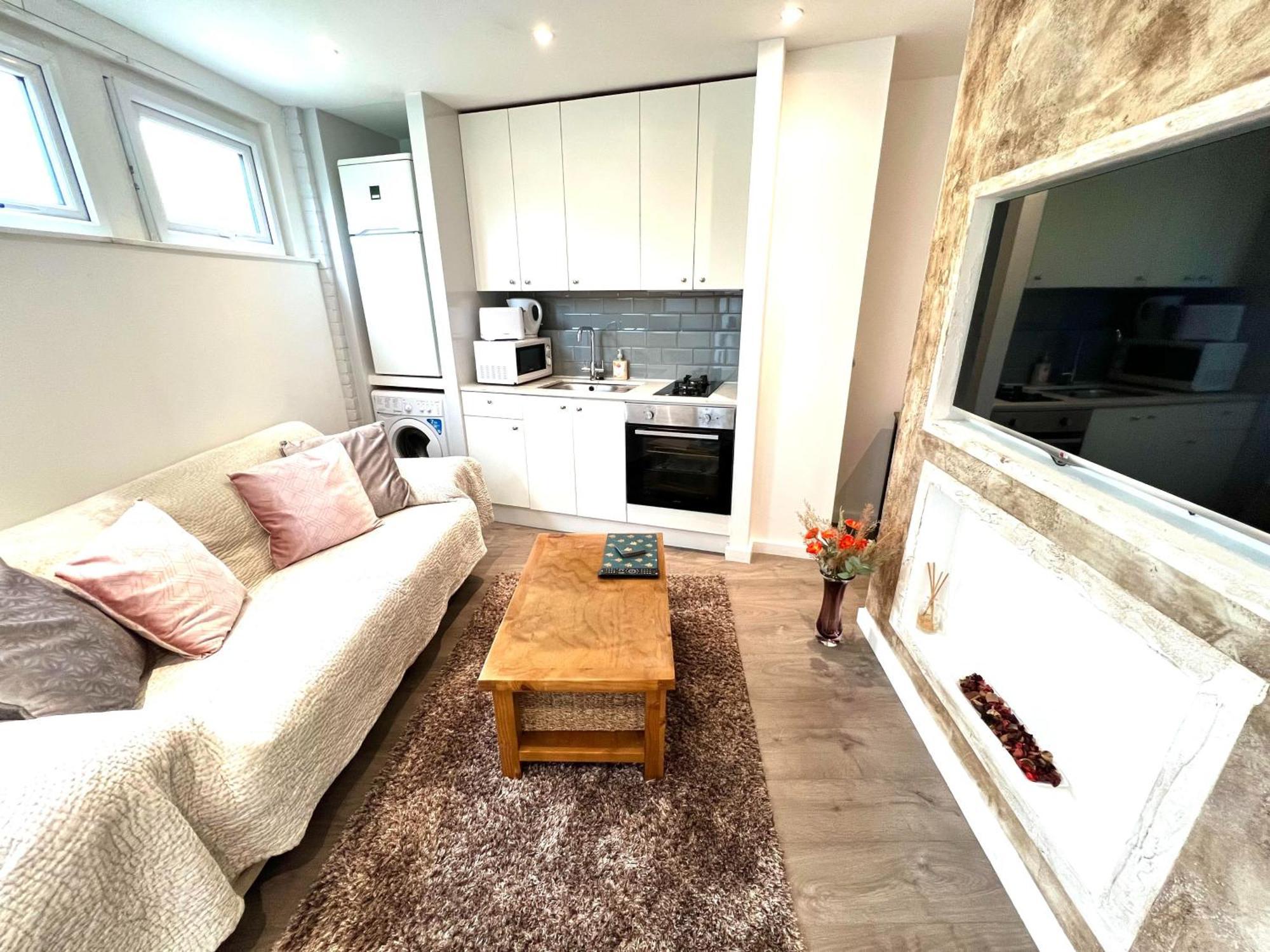 Modern Studio Apartment With Free Wifi London Eksteriør billede