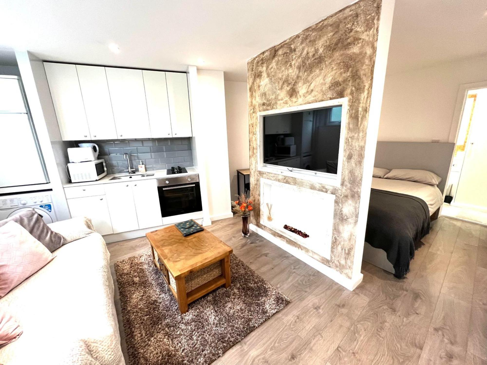 Modern Studio Apartment With Free Wifi London Eksteriør billede